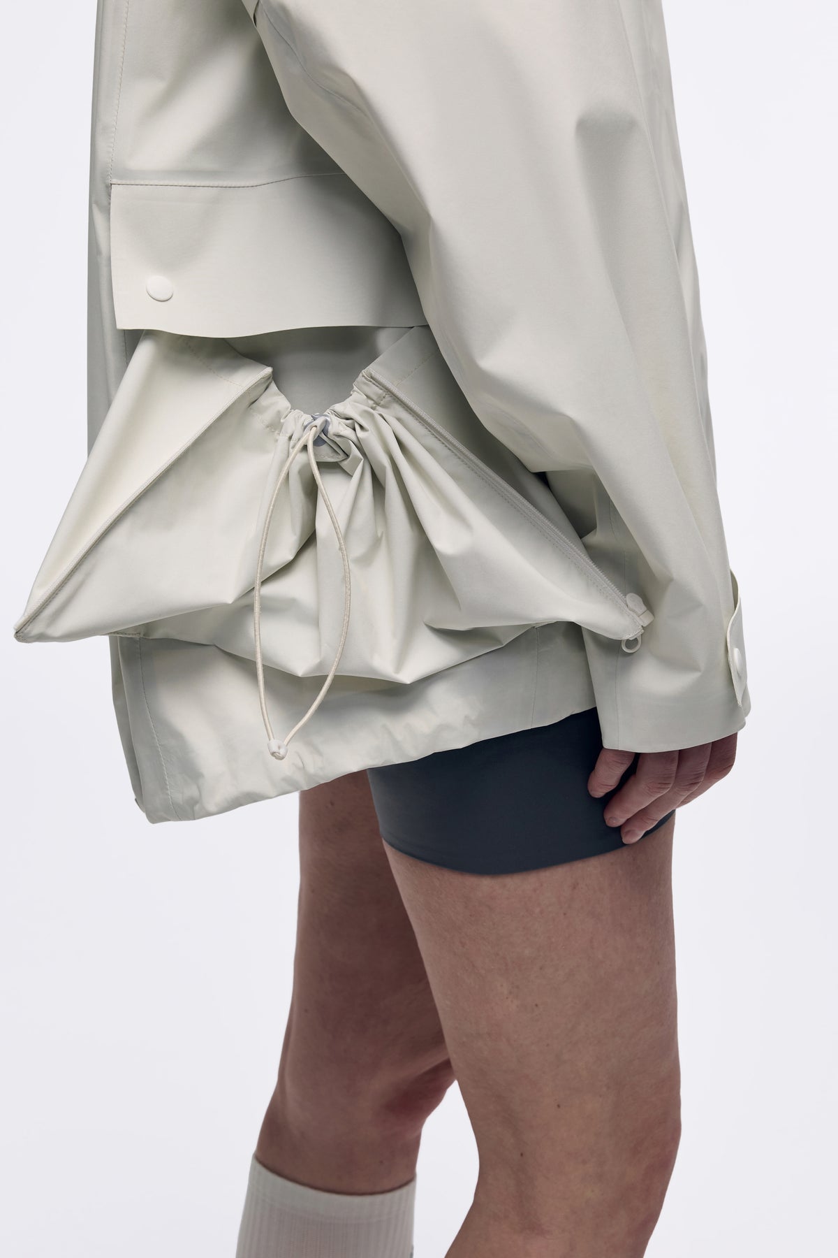 Ventarra Women's Bonded Jacket | Oversized Waterproof Windbreaker